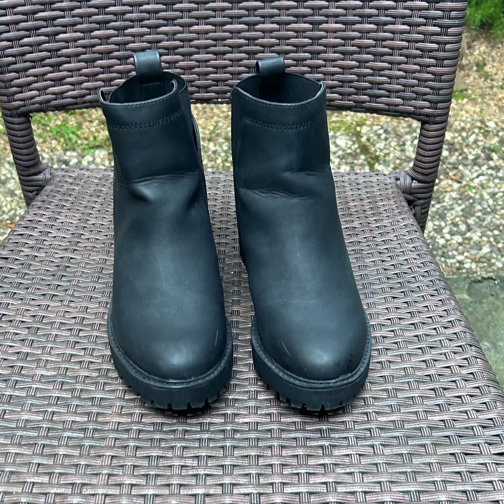 Dolce Vita Chelsea Black Ankle Boots